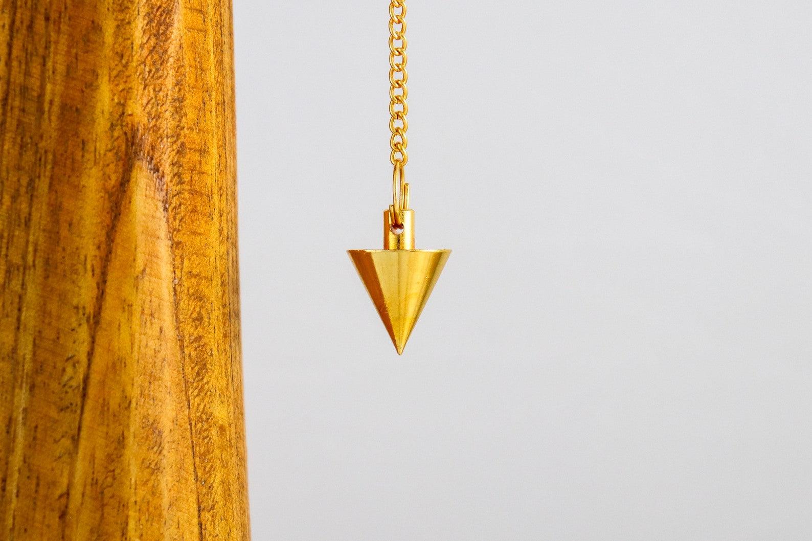 Cone-shaped clock - Laiton doré